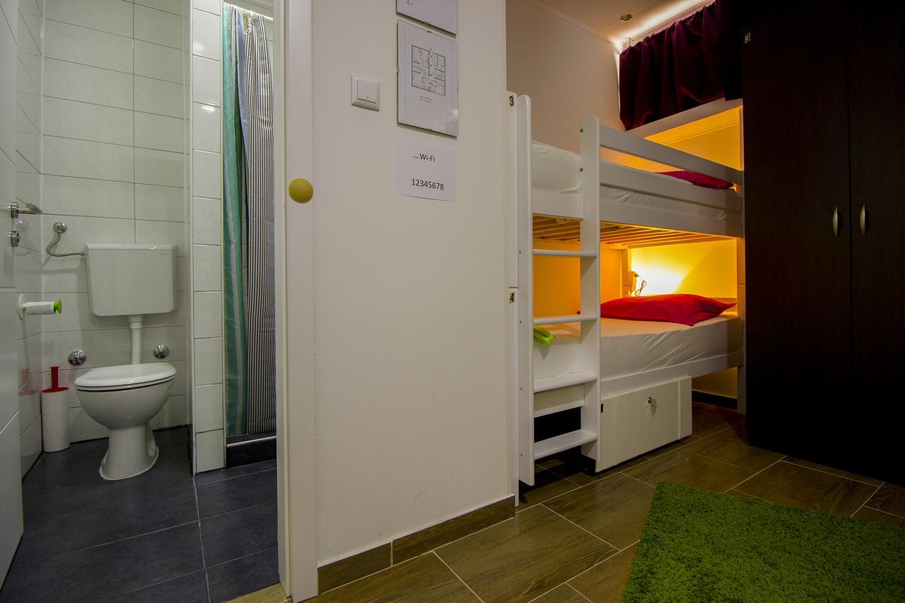 Dioklecijan Delux Hostel Сплит Екстериор снимка